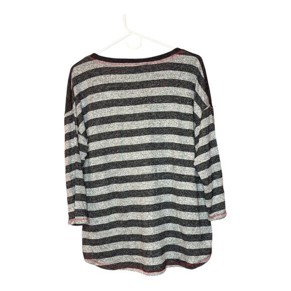 Onque Casual Sequin Christmas Cat Gray White Striped V-Neck Shirt Size XL - Picture 4 of 5